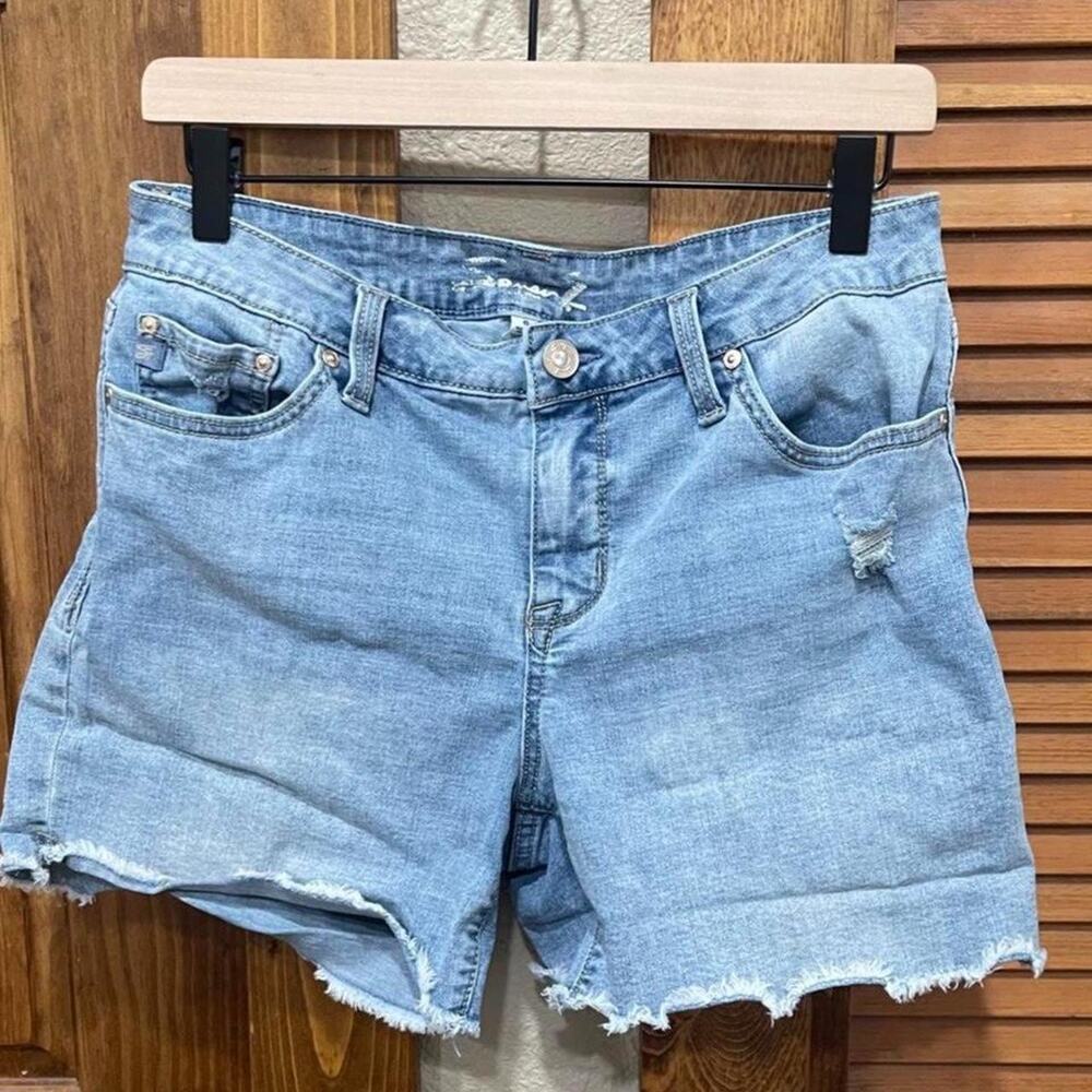 Seven7 blue denim shorts